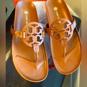 Tory Burch Miller Cloud Size 10